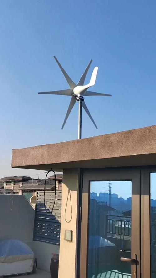 小型風(fēng)力發(fā)電機(jī)一天能發(fā)多少電，小型風(fēng)力發(fā)電機(jī)原理